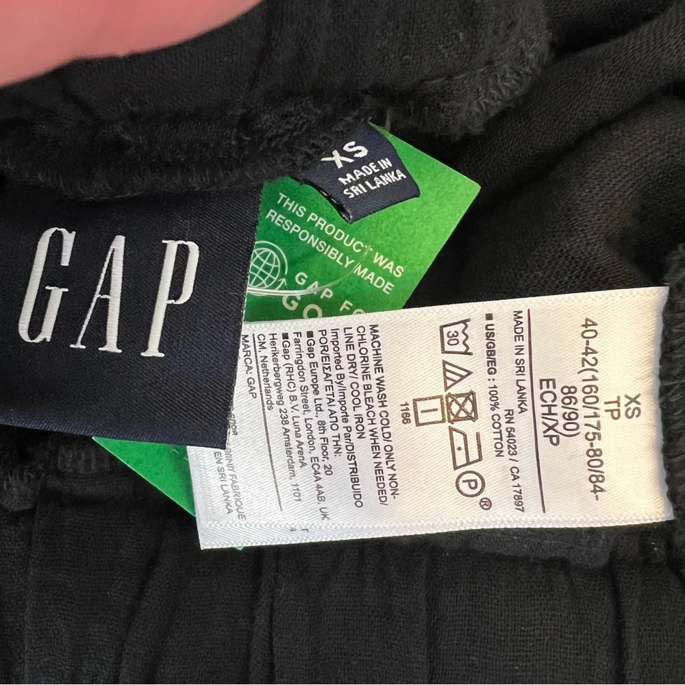 gap black crinkle gauze shorts
